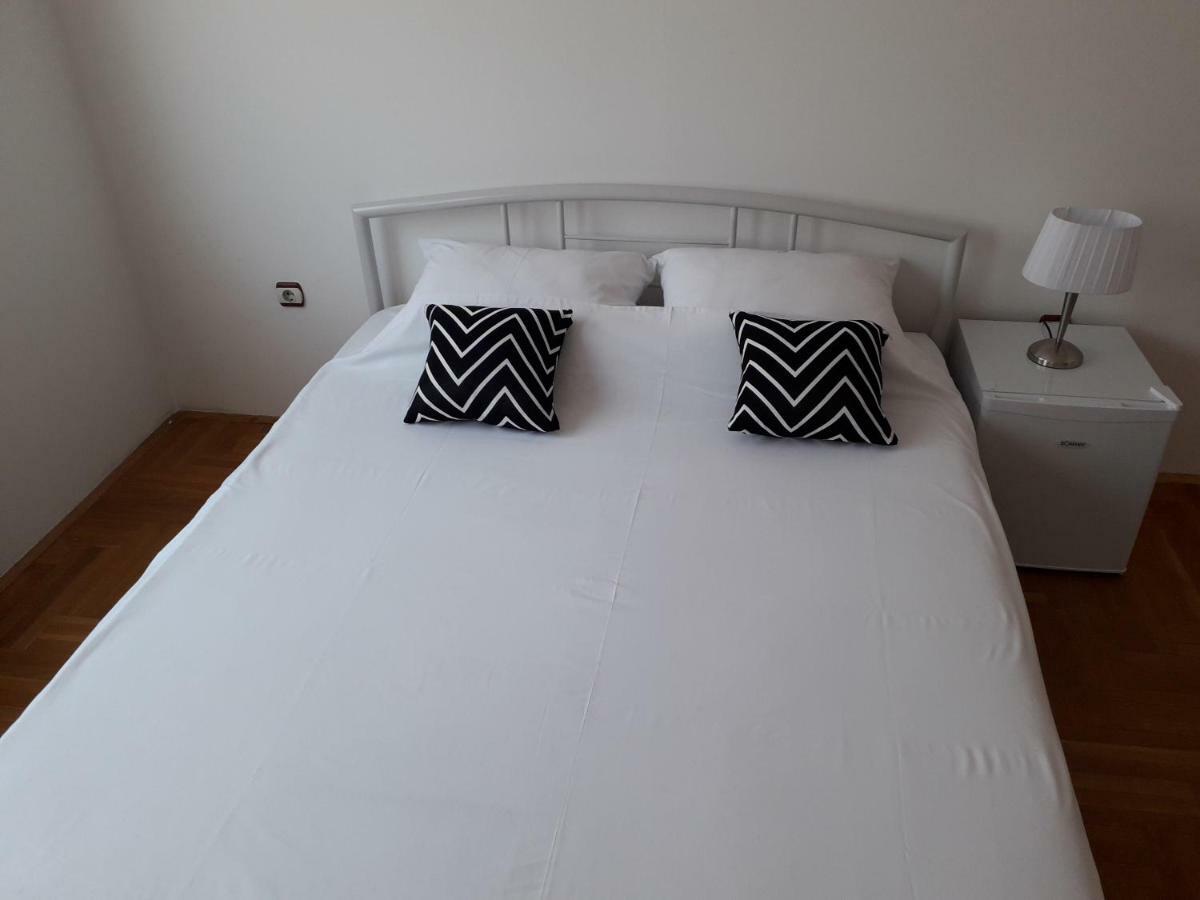 Apartman Dunja Ns 2 Новий Сад Екстер'єр фото