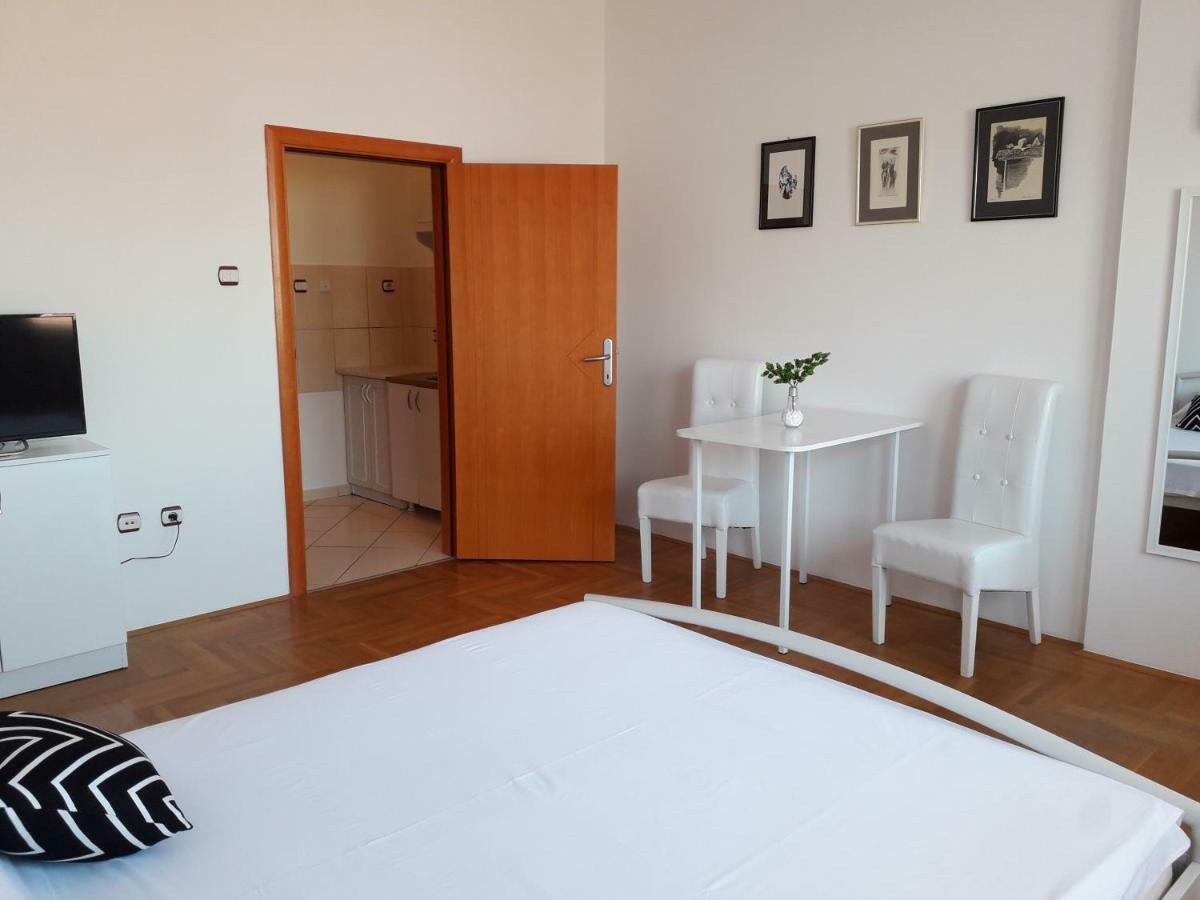 Apartman Dunja Ns 2 Новий Сад Екстер'єр фото