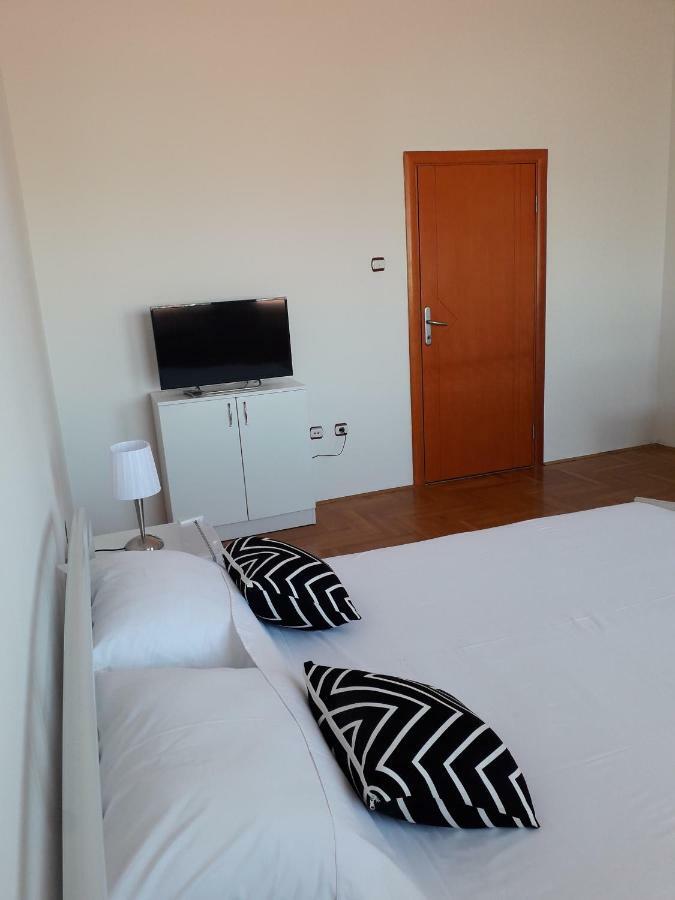 Apartman Dunja Ns 2 Новий Сад Екстер'єр фото